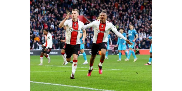 Premier League: Southampton 3-3 Tottenham Hotspur, Hotspur ne peut pas jouer en équipe?