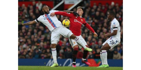 Manchester United a battu Crystal Palace 2:1 Manchester United a battu Crystal Palace 2:1